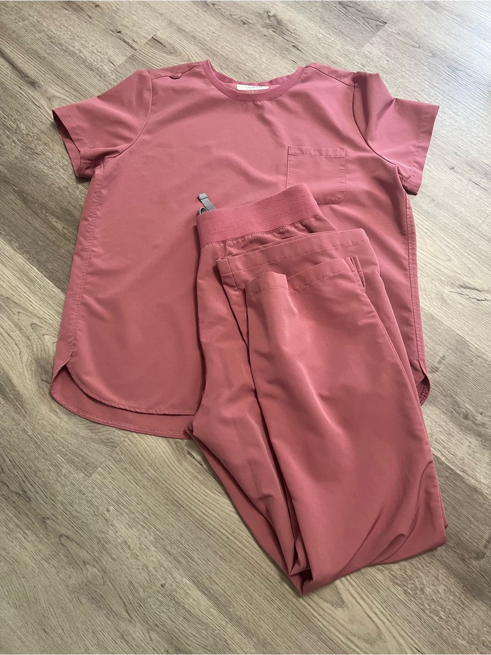 Resurge Scrub set size Large